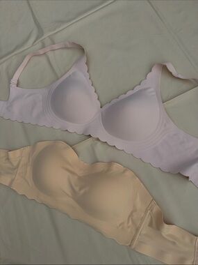 Celeste Scallop-Edged Wireless Bras in Light Pink and Nude sz S/M
